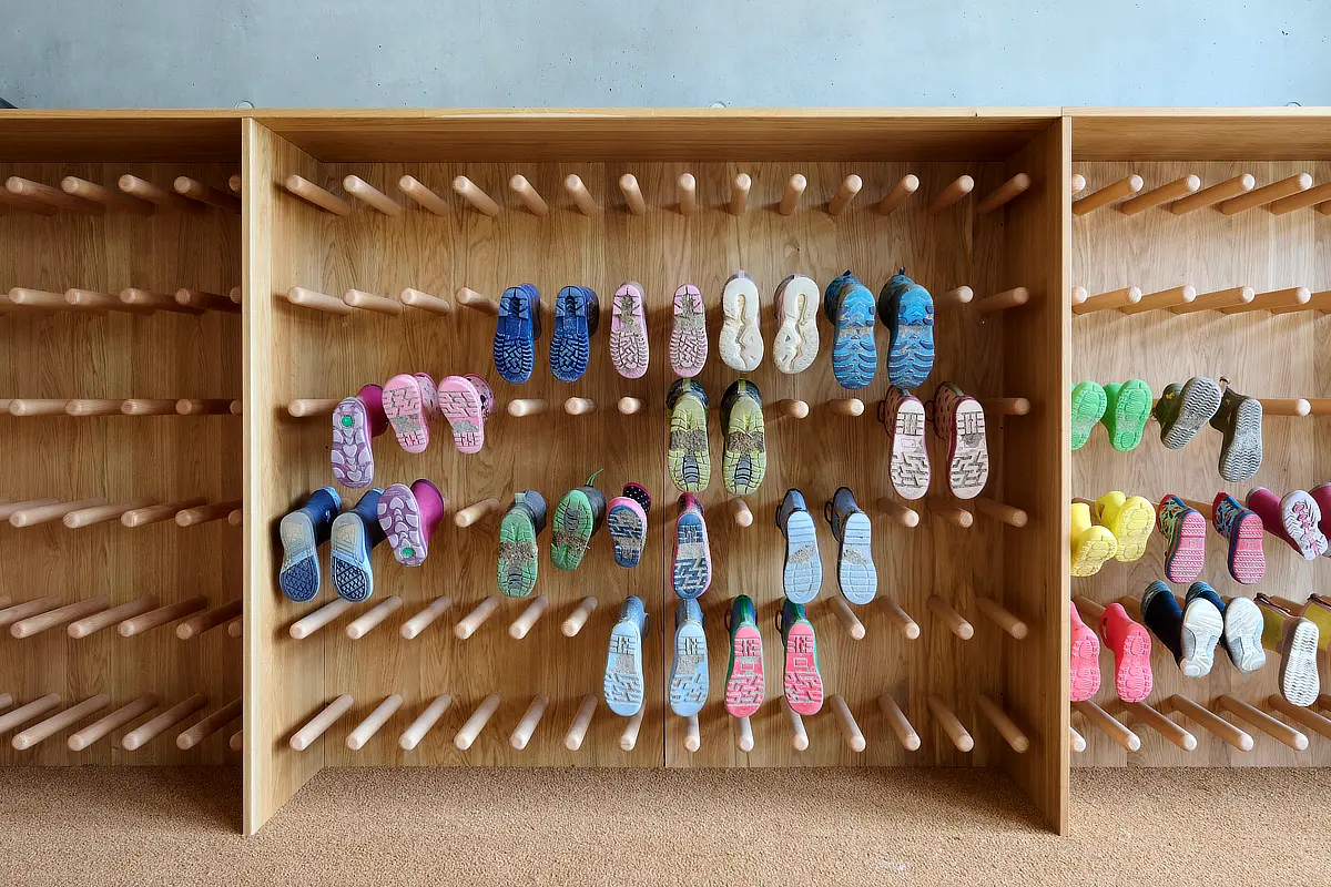 Kita- und Jugendzentrum Leinfelden Schuhregal