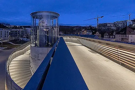 Architektonischer Blickfang Fussgängersteg Aalen Aufzug