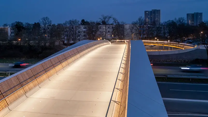 Verlichting van het pad bij de Franklin Bridge