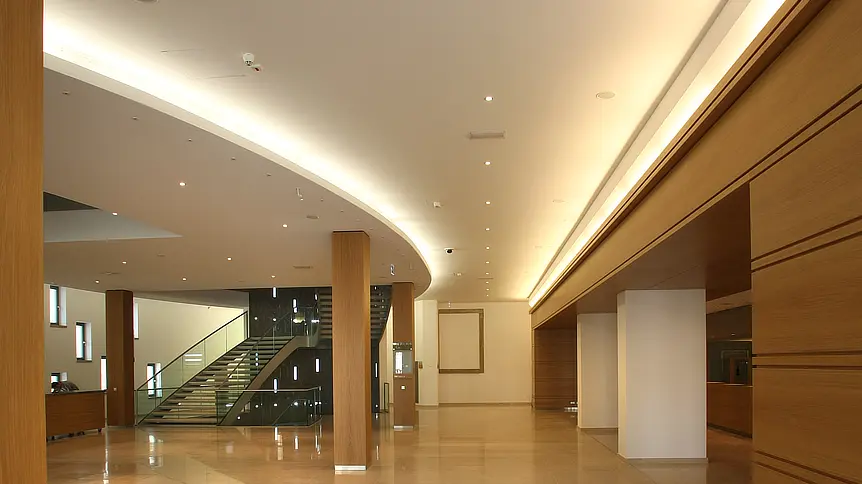 Trifolion Foyer Lichtzeilen